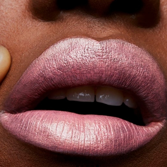 MAC Fabby Frost Lipstick - Picture 5 of 8